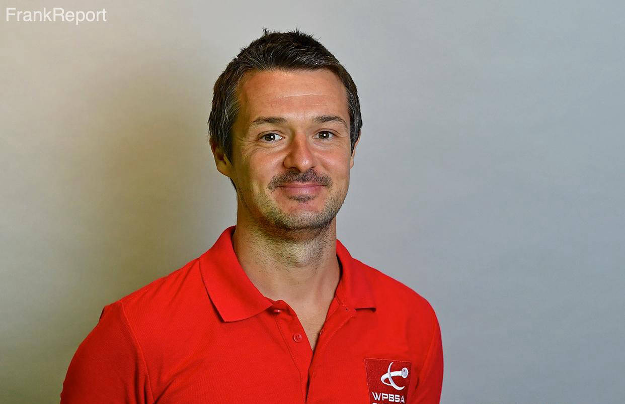 霍尔特指出, 其他球员的, 此卓越